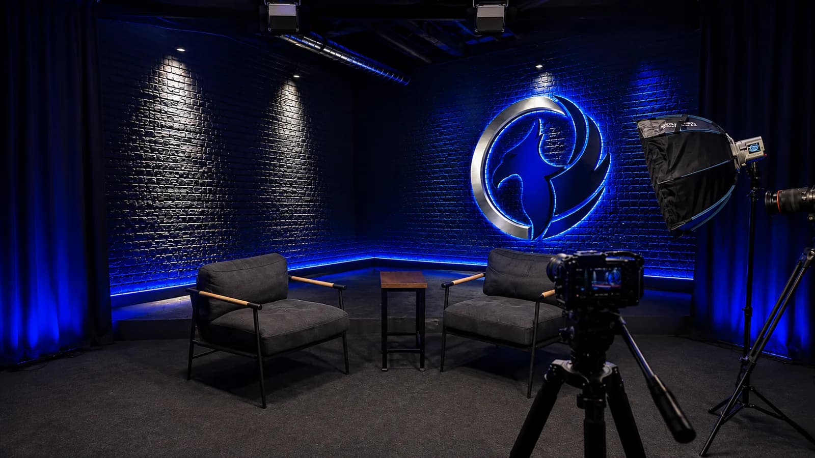 The Daily Mastermind podcast set inside the Authority Media Network studio